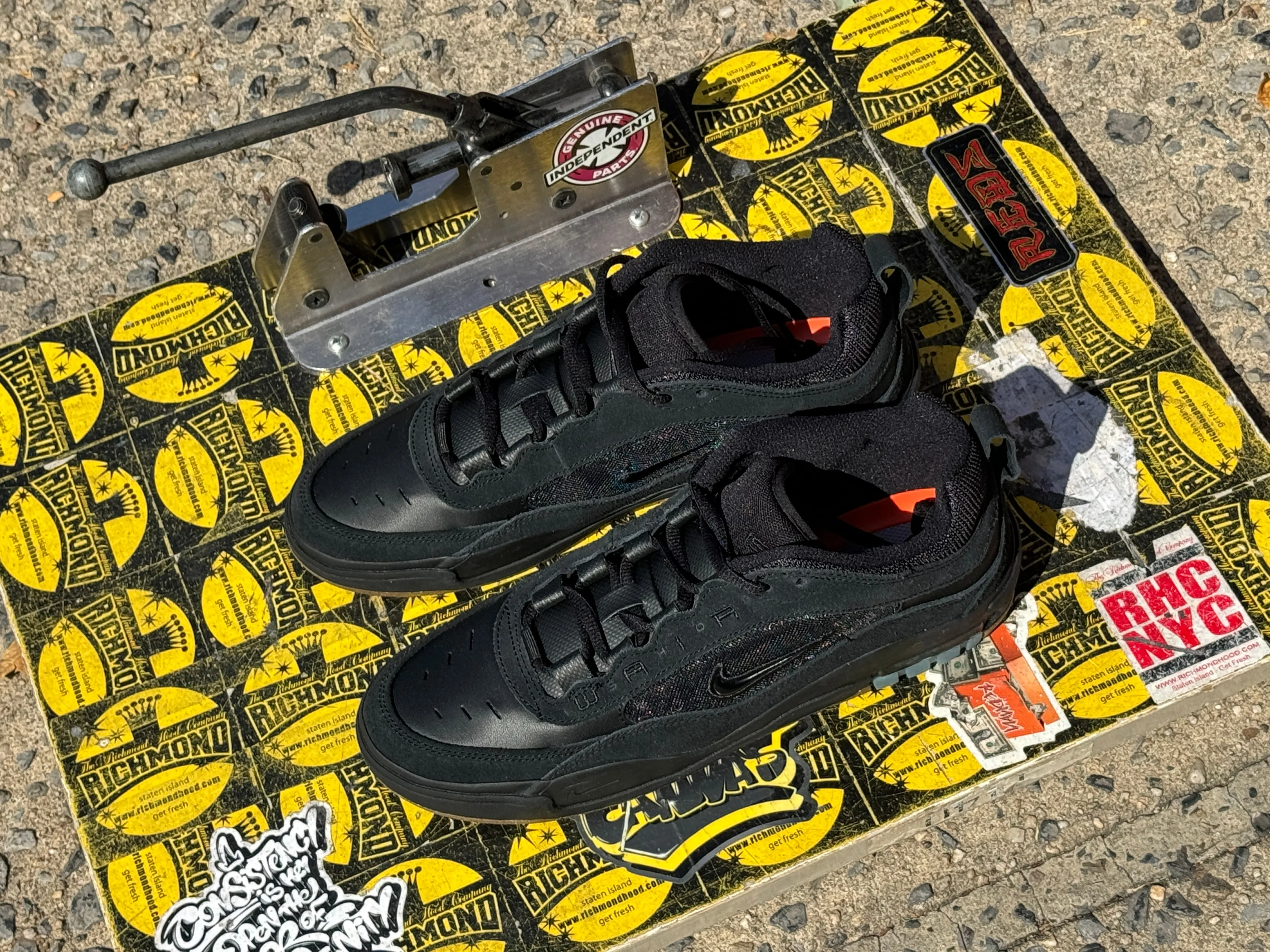 Nike SB Air Max Ishod - Black/Black FB2393-001